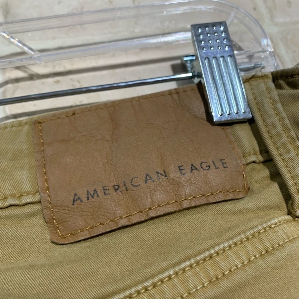 Men’s American eagle khaki jeans